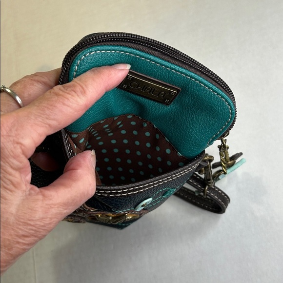 CHALA VEGAN GREEN/BLACK SEA TURTLES CONVERTIBLE POUCH CROSSBODY HANDBAG - Picture 6 of 16